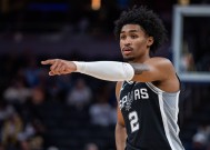 开云电子-今晚圣安东尼奥马刺豪取连胜：CBA常规赛节点到来；震撼外界；团队化学反应显著的简单介绍